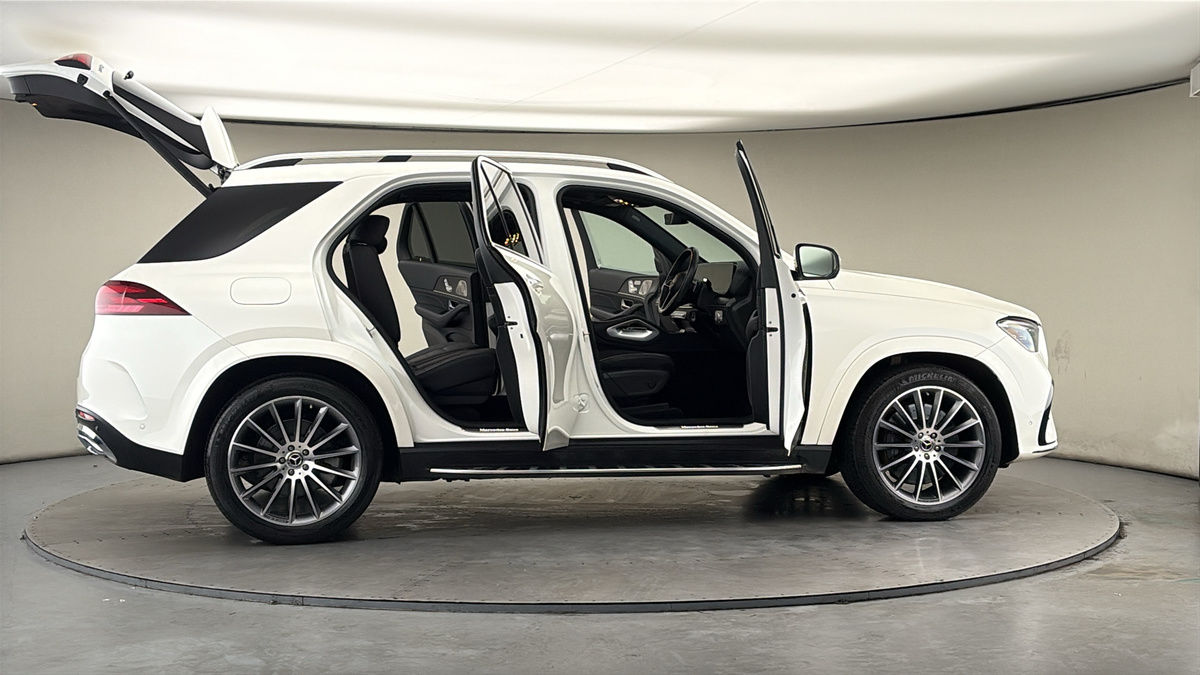 More views of Mercedes-Benz GLE