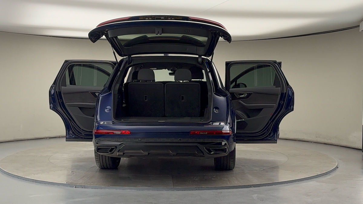 More views of Audi Q7