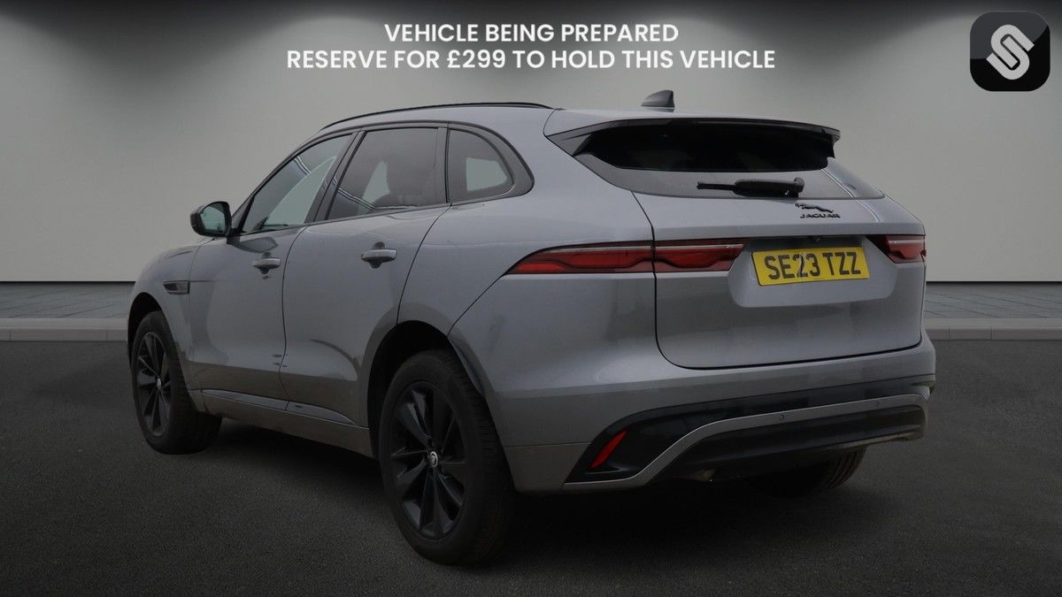 Jaguar F-PACE Image 3