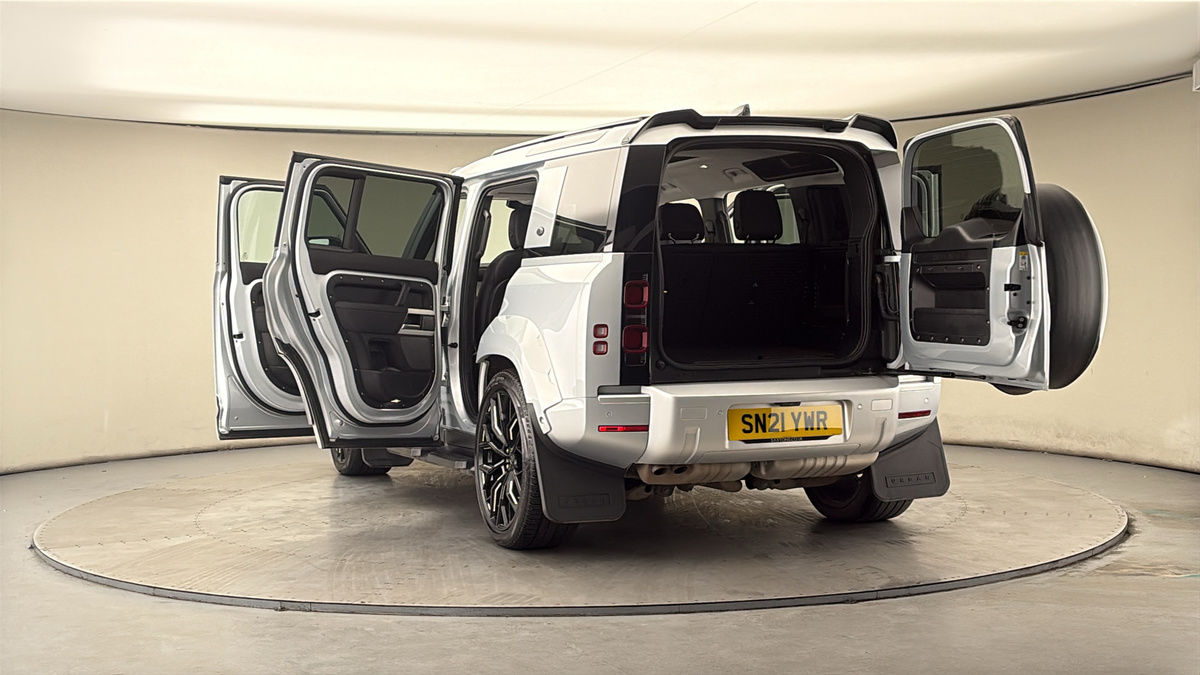 More views of Land Rover Defender 110