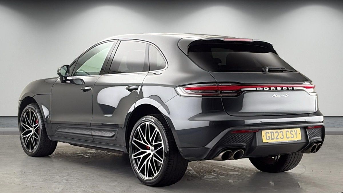Porsche Macan Image 2