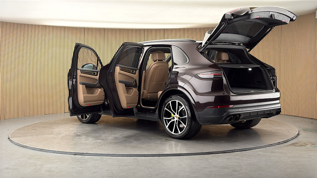 More views of Porsche Cayenne