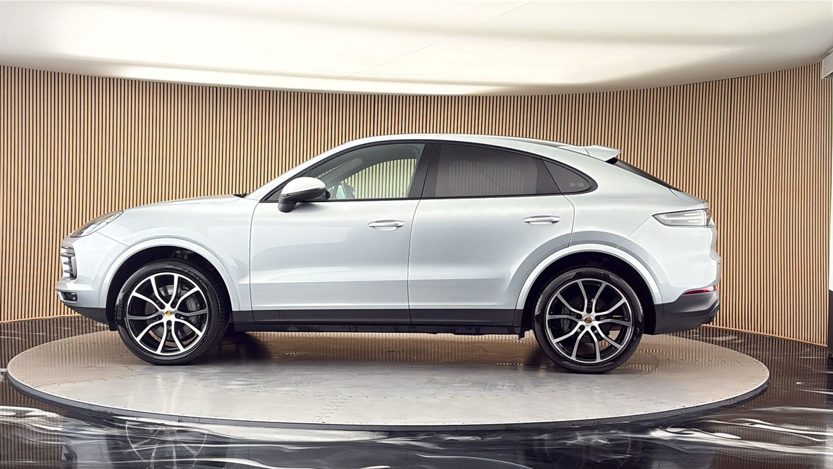 More views of Porsche Cayenne