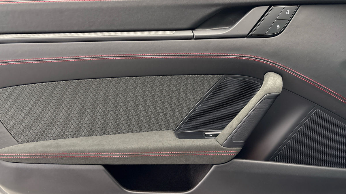 Porsche 911 Image 19