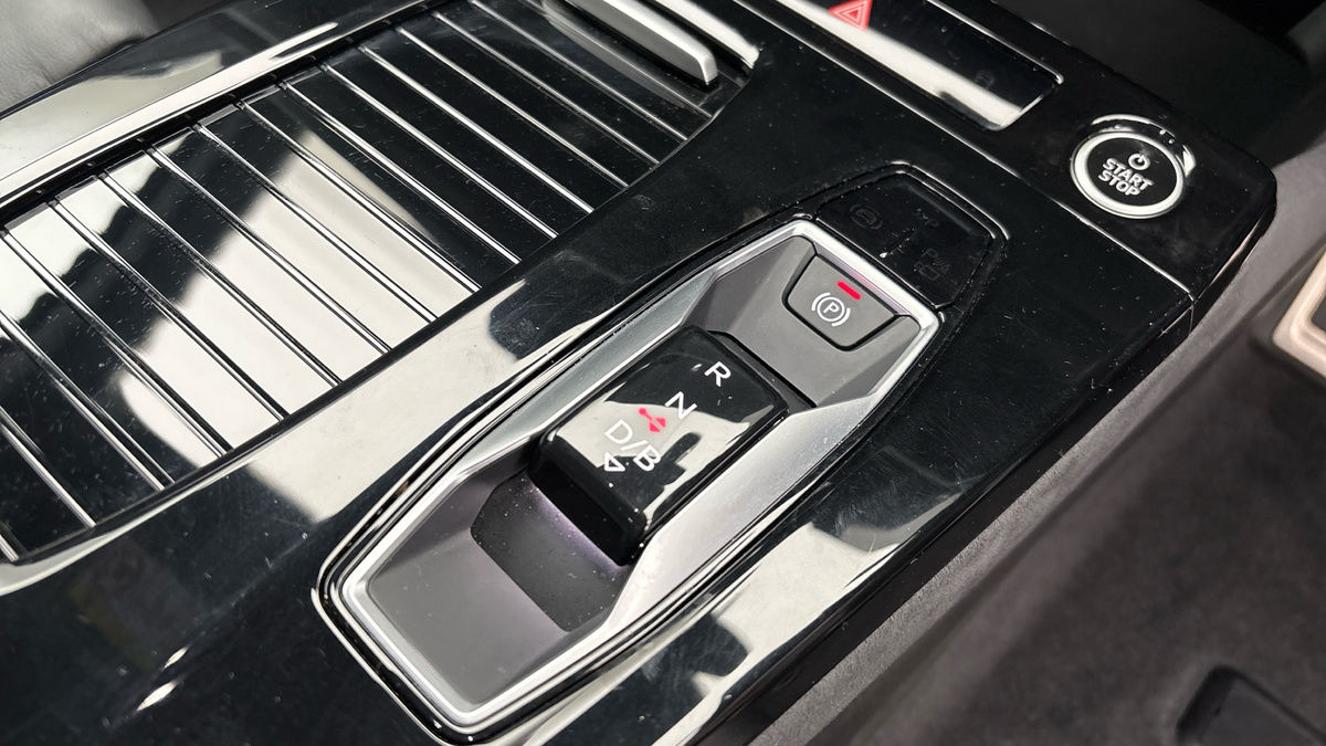 Audi Q6 e-tron Image 27