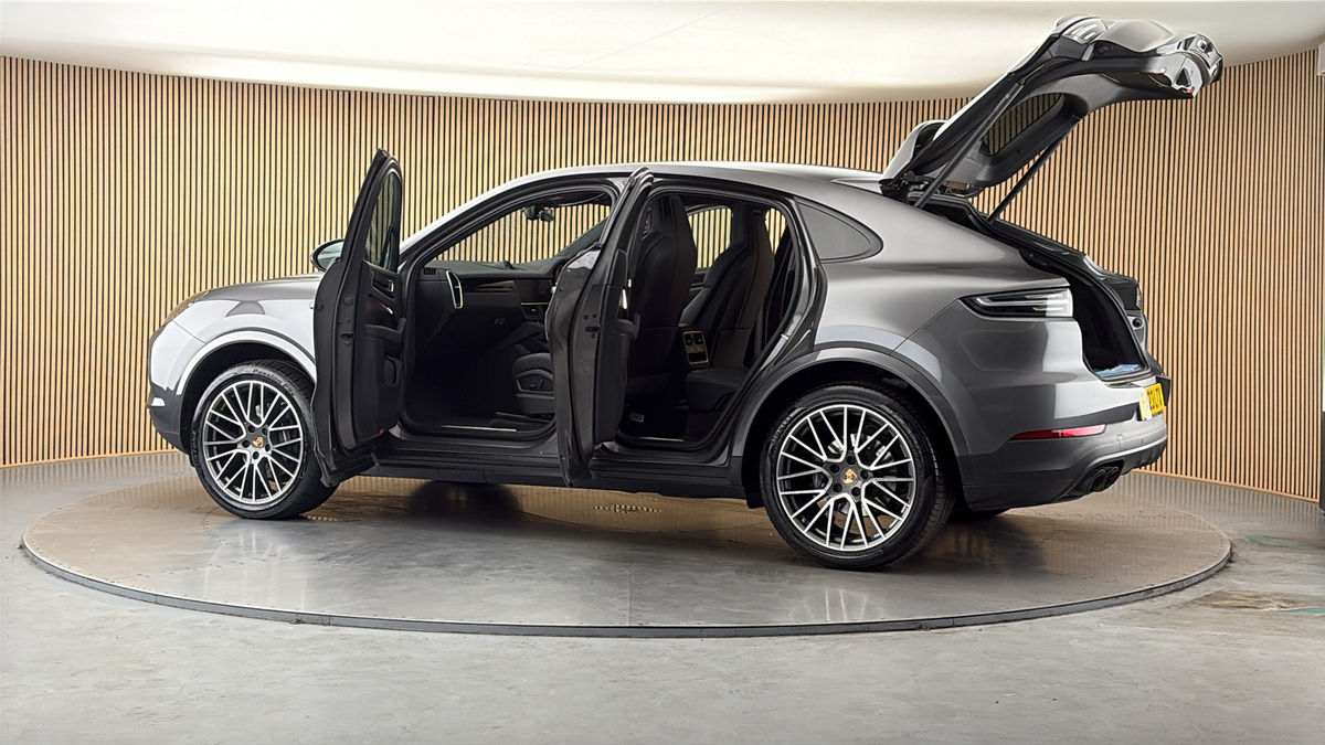 More views of Porsche Cayenne