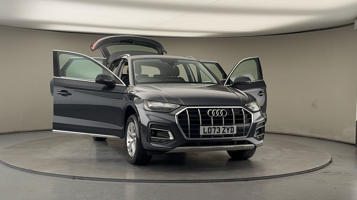 More views of Audi Q5