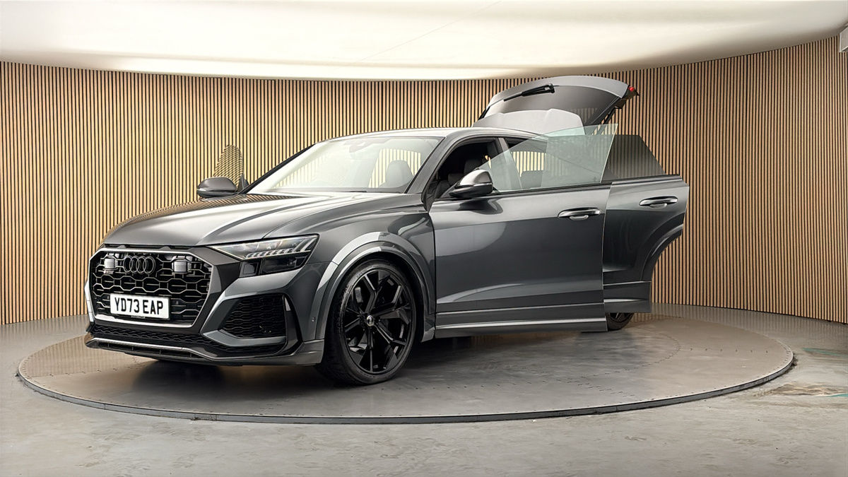 More views of Audi RSQ8