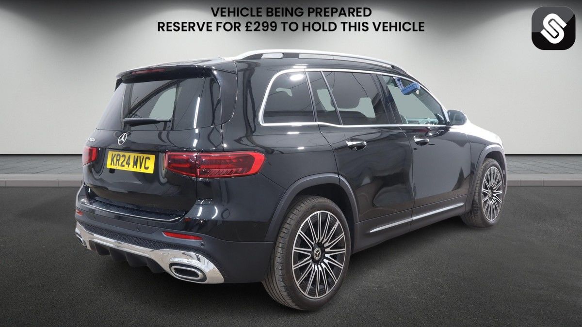 Mercedes-Benz GLB Image 4