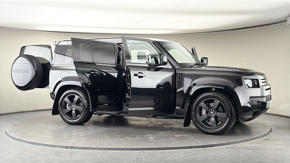 More views of Land Rover Defender 110