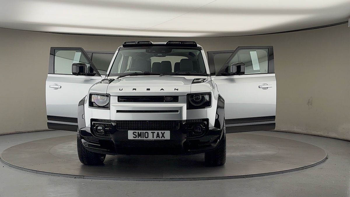 More views of Land Rover Defender 110