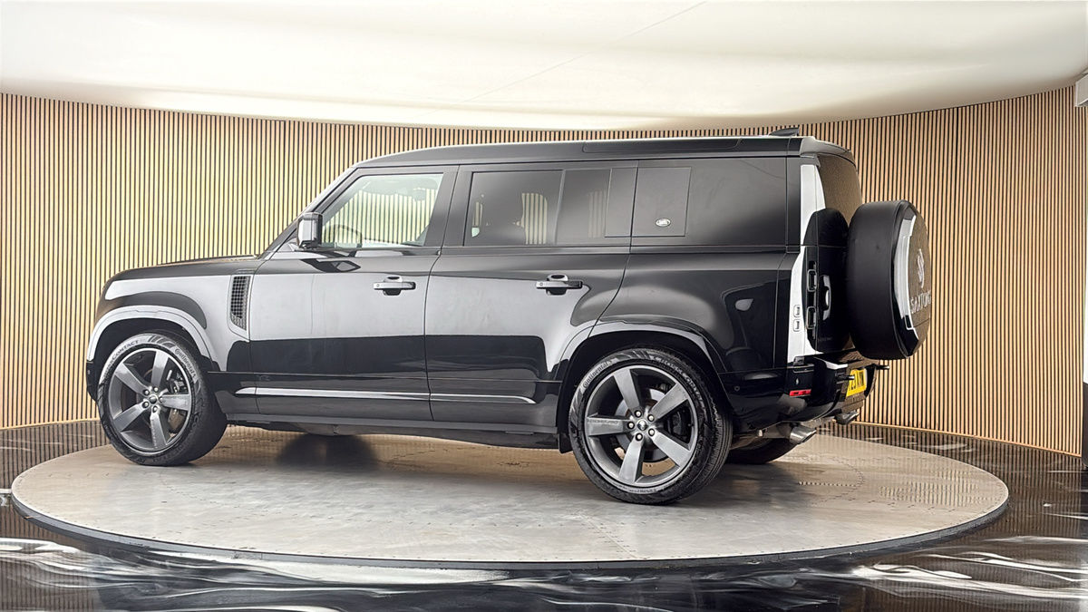 More views of Land Rover Defender 110