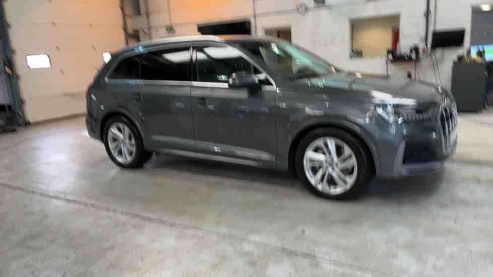 More views of Audi Q7