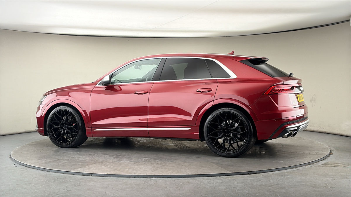 More views of Audi SQ8