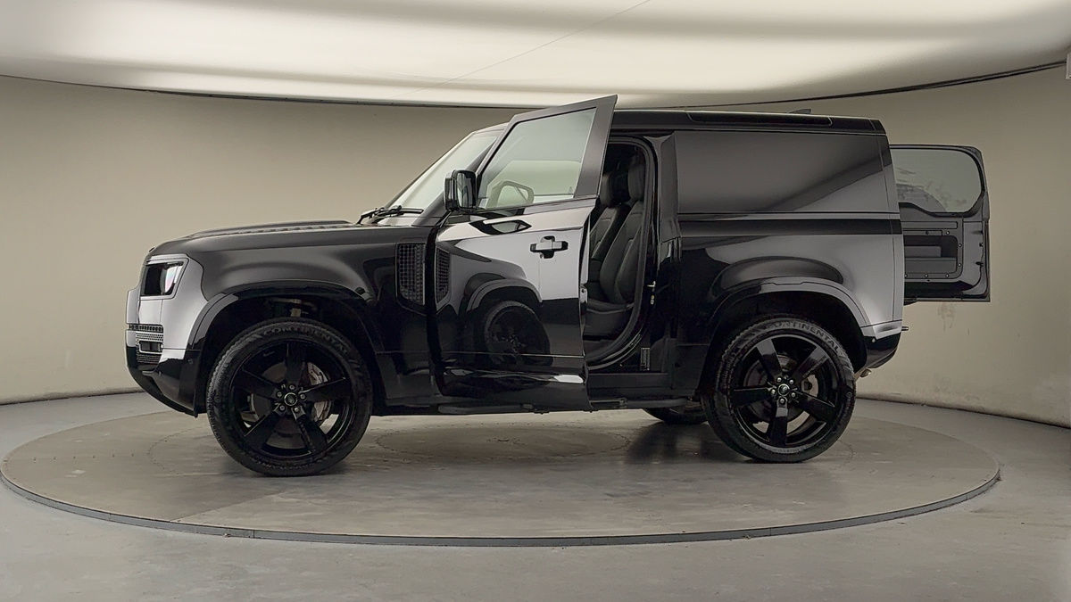 More views of Land Rover Defender 90