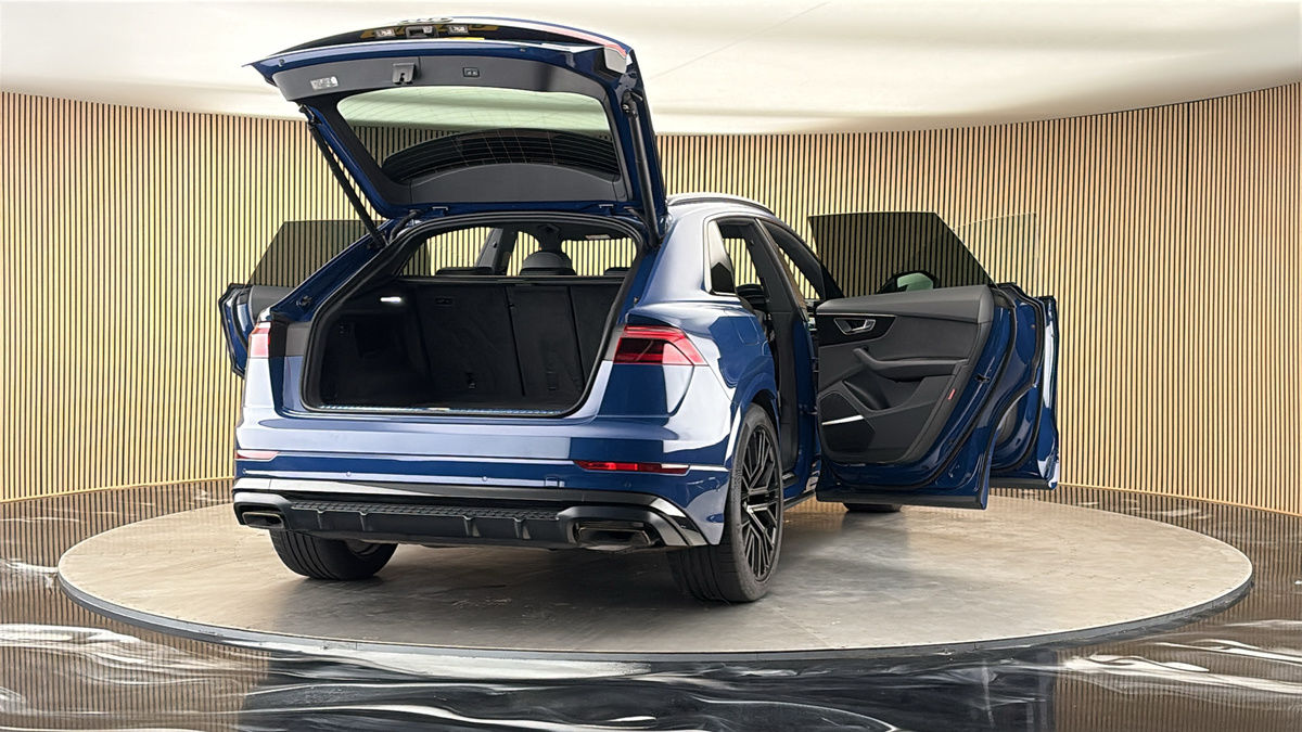 More views of Audi Q8