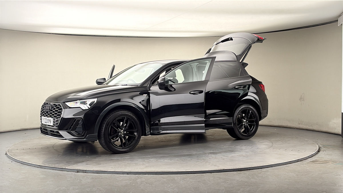 More views of Audi Q3