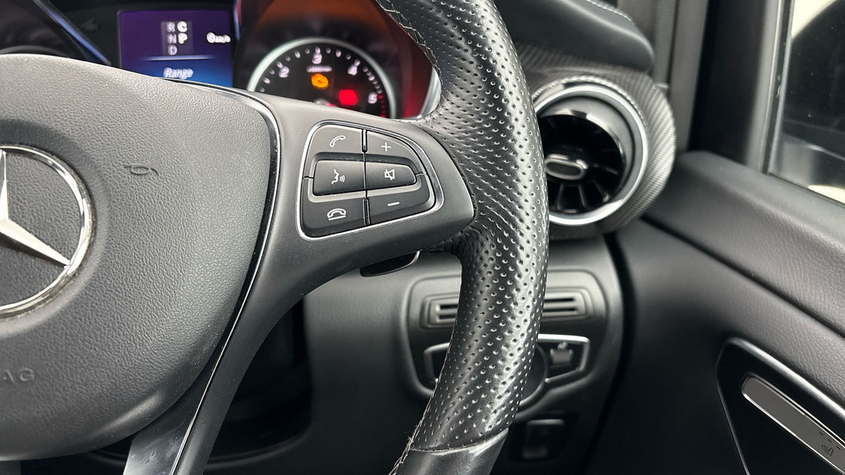 Mercedes-Benz V Class Image 14