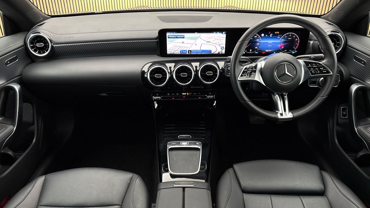 Mercedes-Benz CLA Image 12