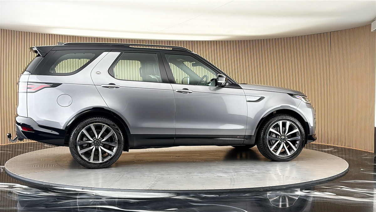 More views of Land Rover Discovery