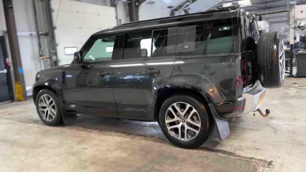 More views of Land Rover Defender 110