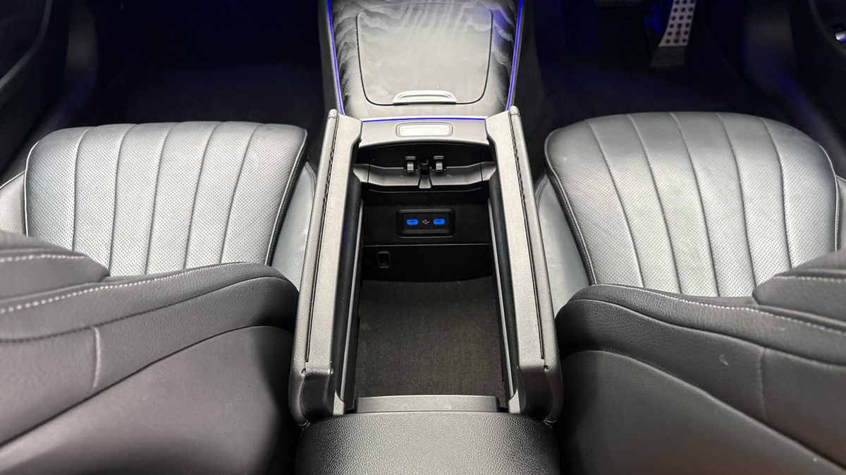 Mercedes-Benz E Class Image 25