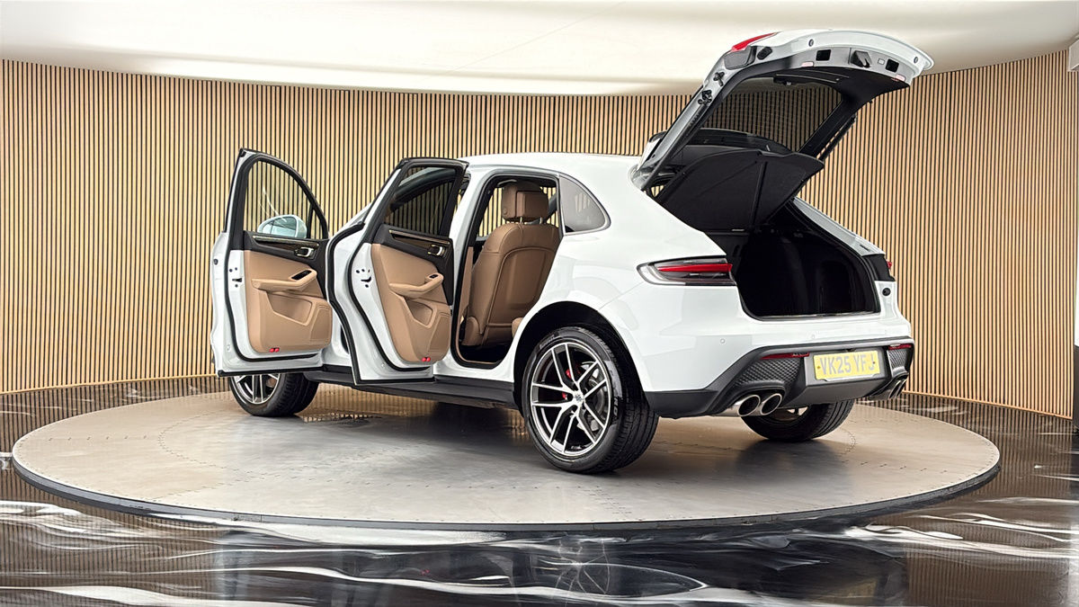 More views of Porsche Macan