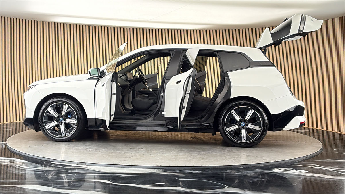 More views of BMW iX