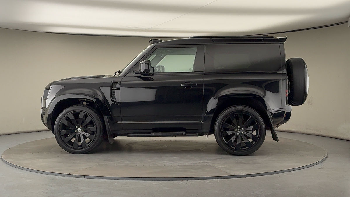 More views of Land Rover Defender 90