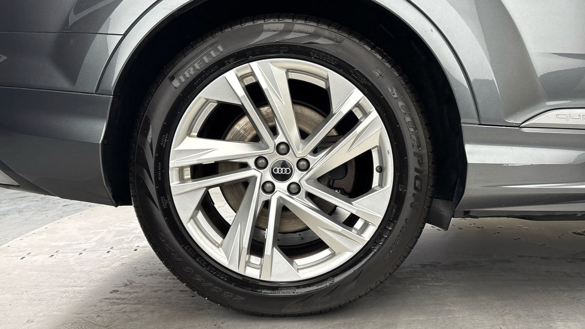 Audi Q7 Image 10