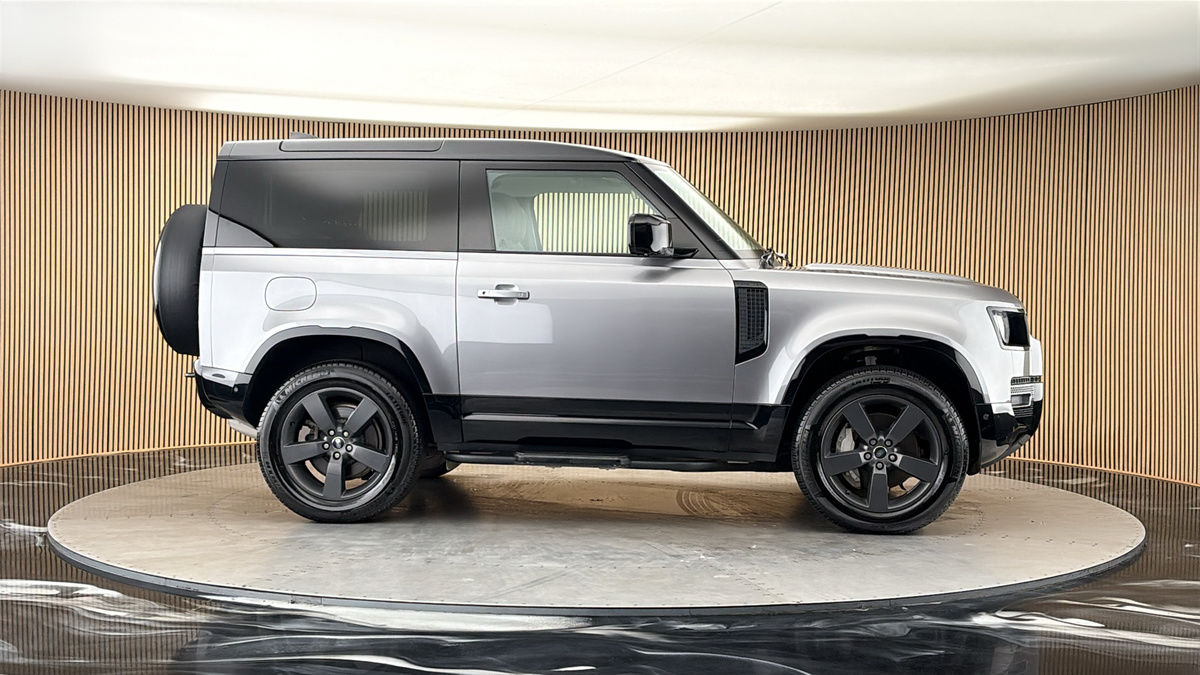 More views of Land Rover Defender 90