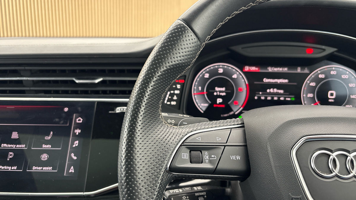 Audi Q7 Image 13
