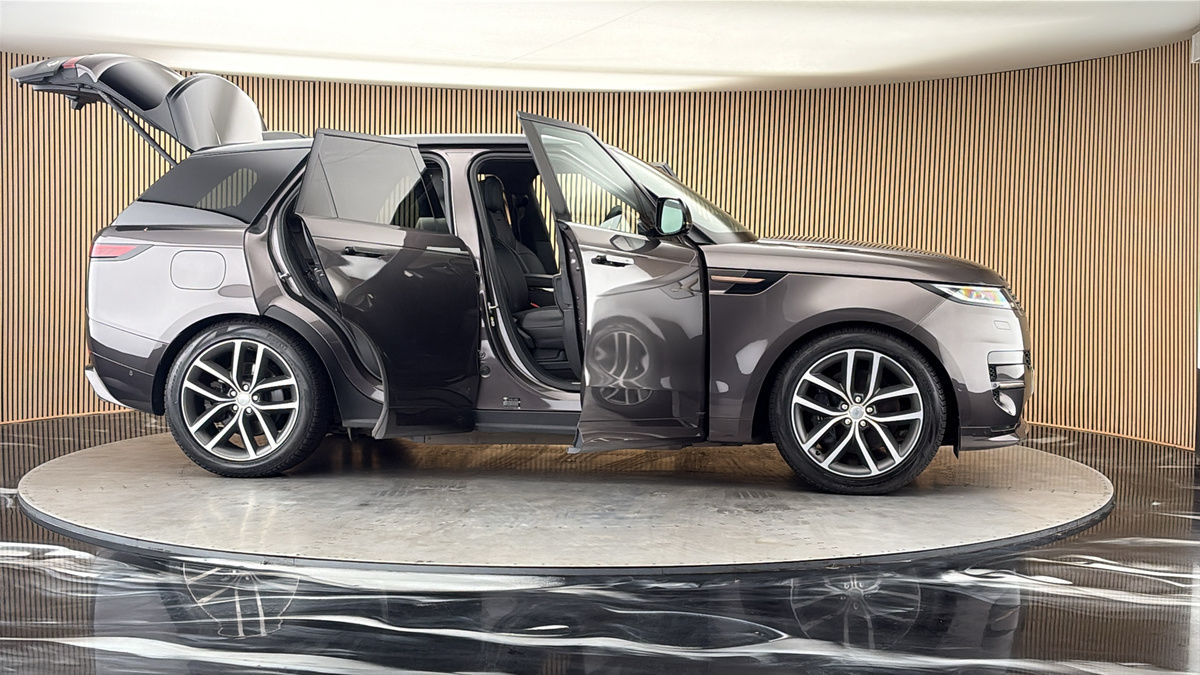 More views of Land Rover Range Rover Sport