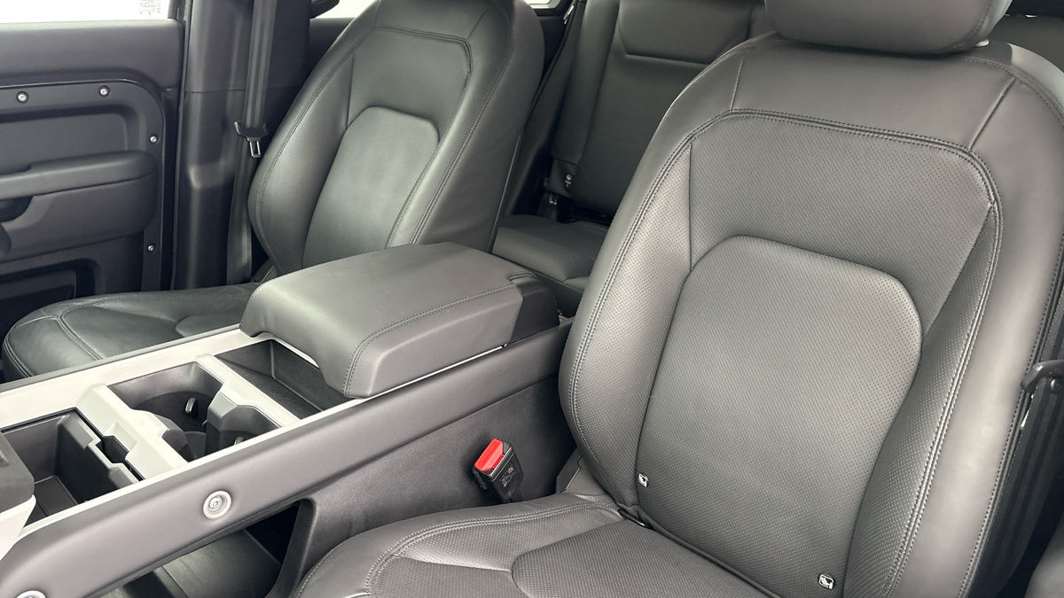 Land Rover Defender 110 Urban Image 7