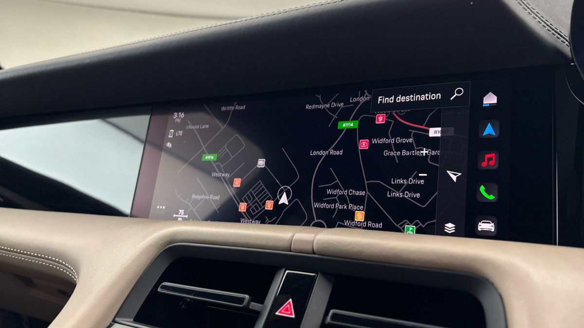 Porsche Taycan Image 17