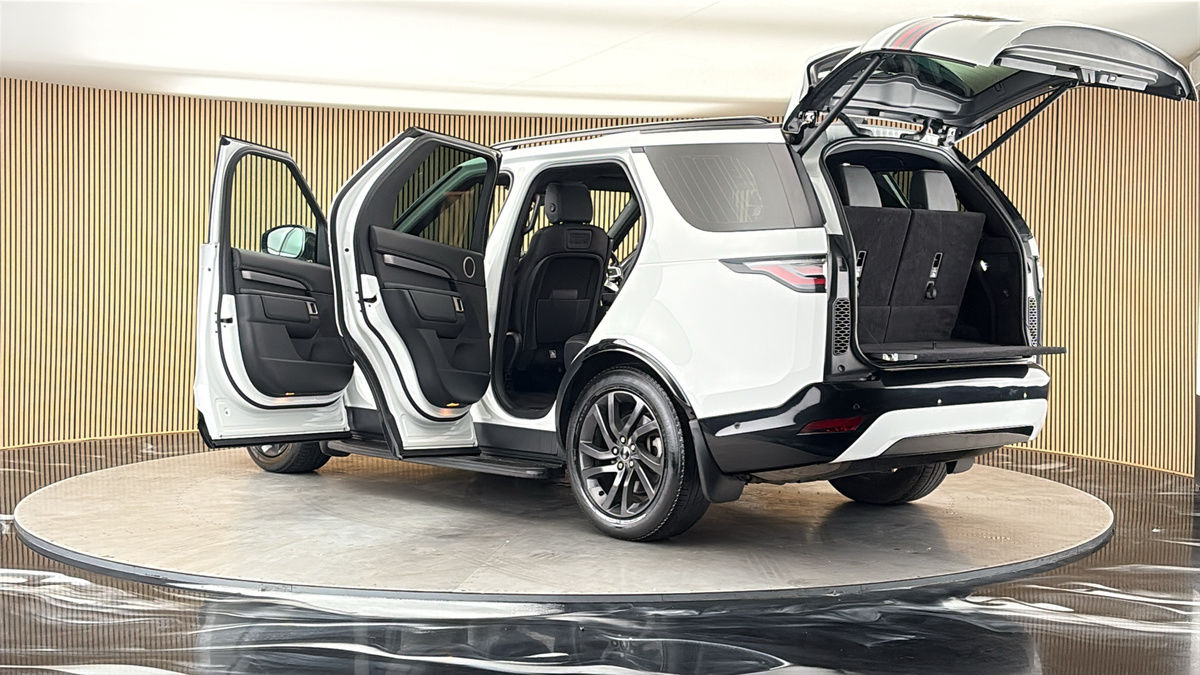 More views of Land Rover Discovery