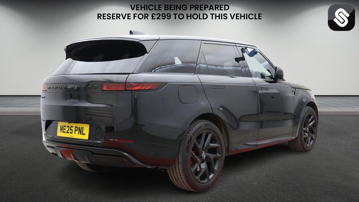 Land Rover Range Rover Sport Image 4