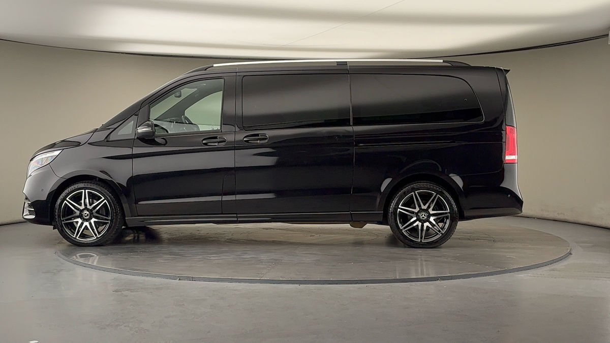 Mercedes-Benz V Class Image 15
