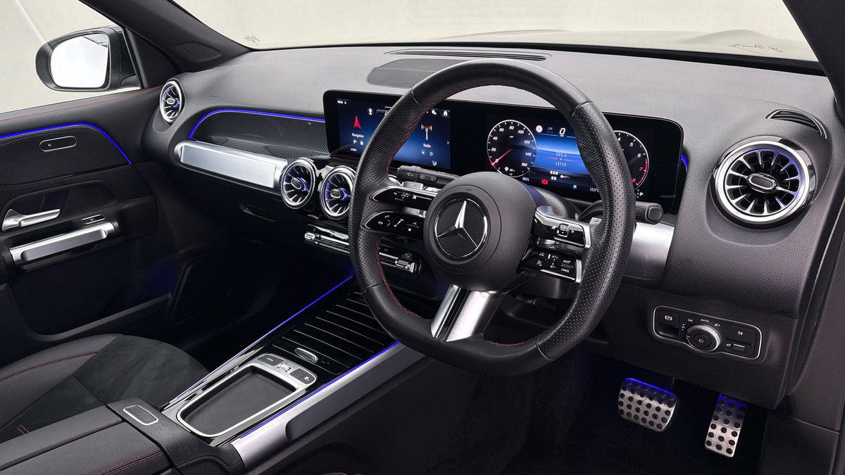 Mercedes-Benz GLB Image 5