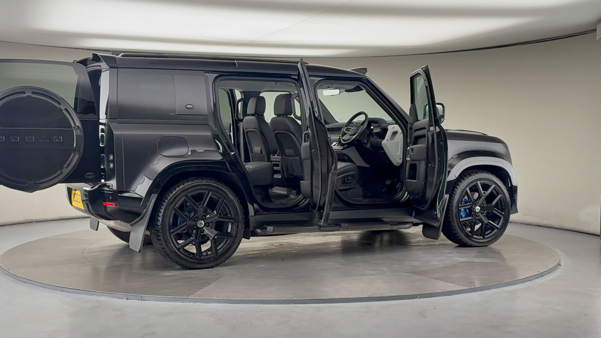More views of Land Rover Defender 110