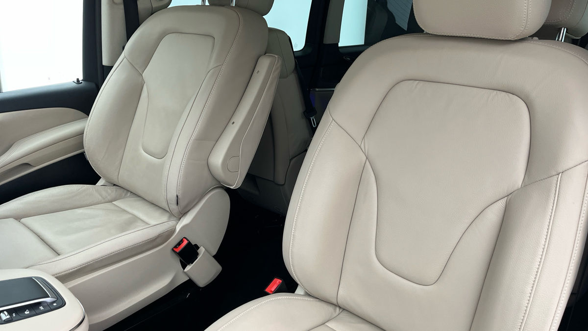 Mercedes-Benz V Class Image 7