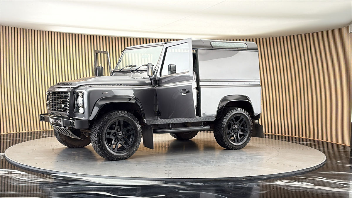 More views of Land Rover Defender 90