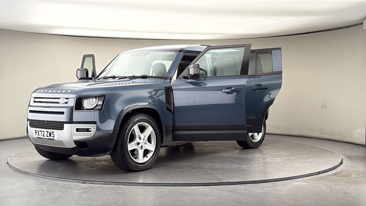 More views of Land Rover Defender 110