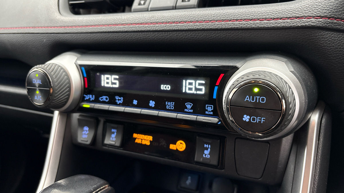 Toyota RAV4 Image 25