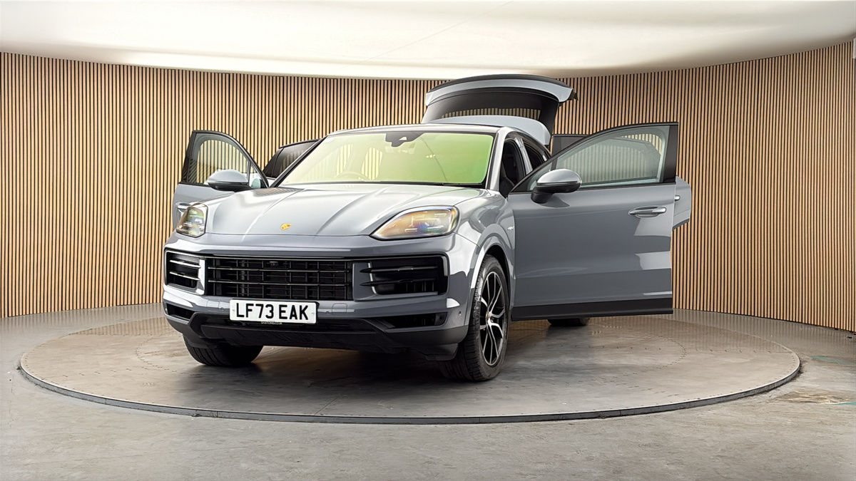 More views of Porsche Cayenne