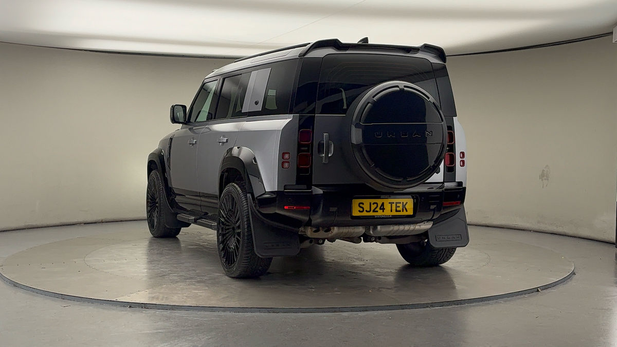 More views of Land Rover Defender 110