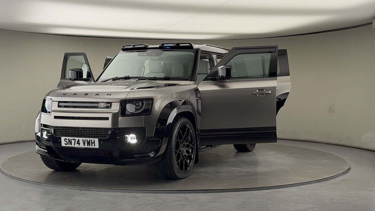 More views of Land Rover Defender 110