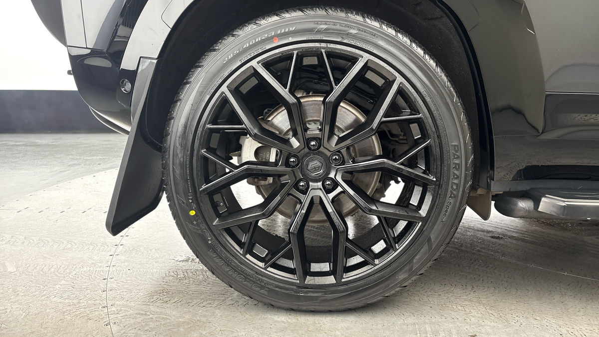 Land Rover Defender 110 Urban Image 10