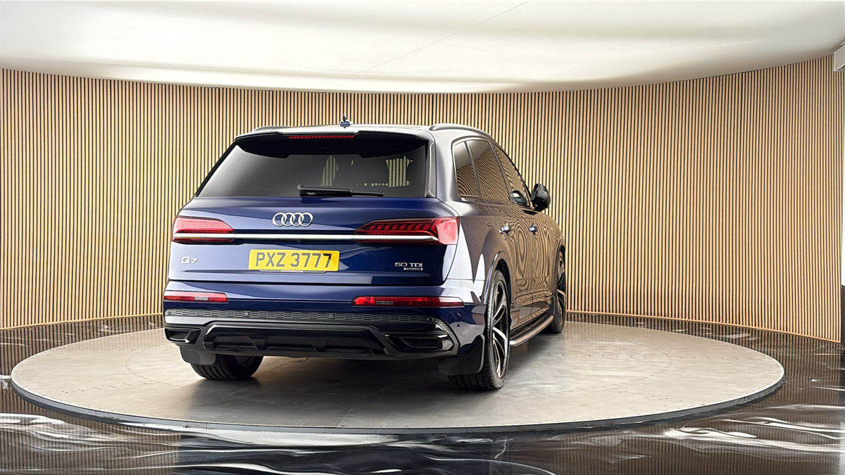 More views of Audi Q7