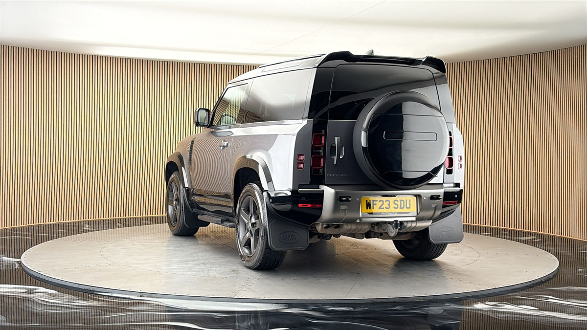 More views of Land Rover Defender 90